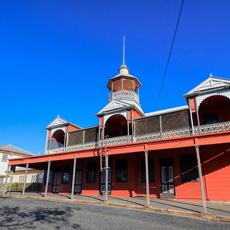 Silver Wattle Cabins Mount Morgan ภายนอก รูปภาพ